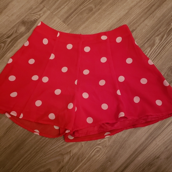 LPA Flirty Short - Picture 5 of 11